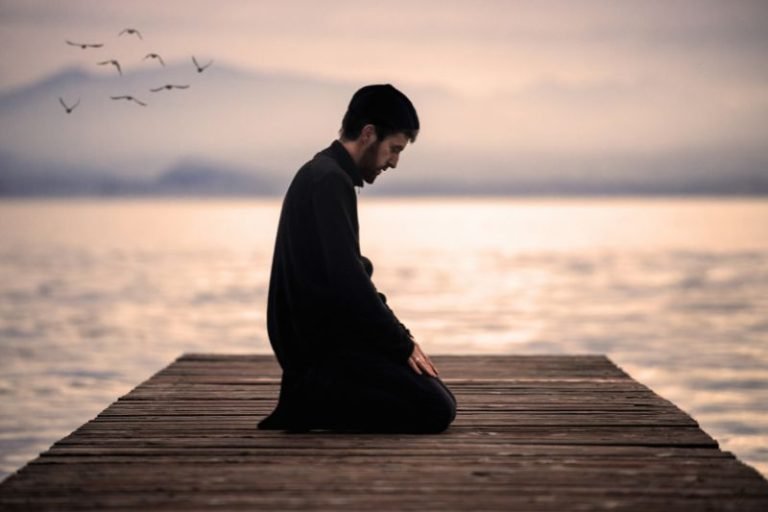 What Are the Duties of an Intercessor